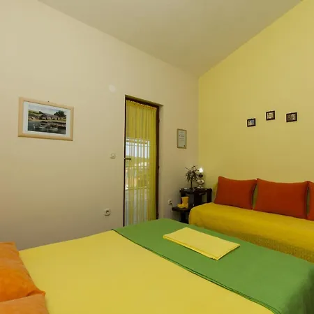 Dorde アパート *