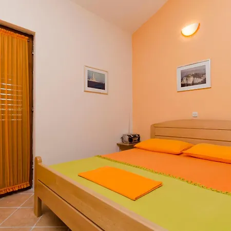 Dorde Apartment *